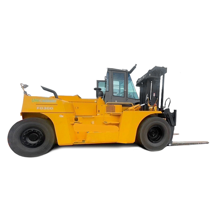 ユニキャリア大型フォークリフトFD300-4